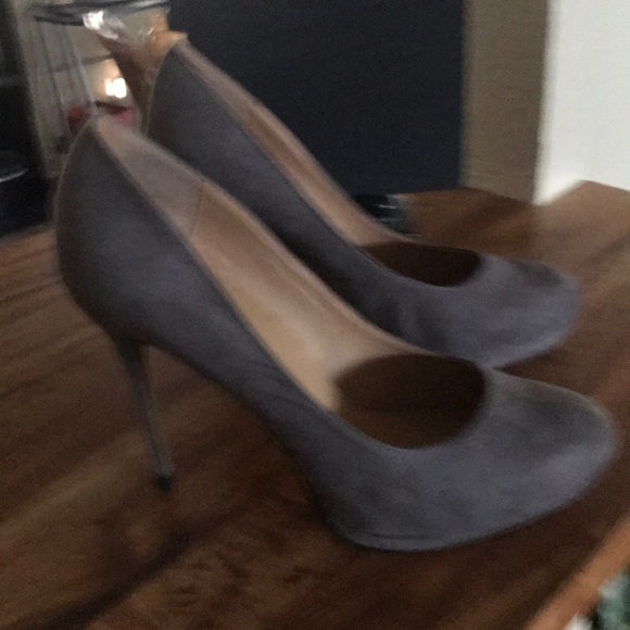 NWT JustFab Marian Grey Suede 4-in Stilettos - Picture 2 of 5